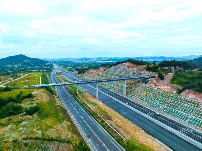 寧馬高速最新進展與小巷深處的獨特風味探秘