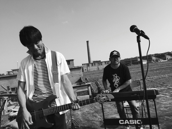 演員周駿揭秘小巷深處的秘密美食之旅