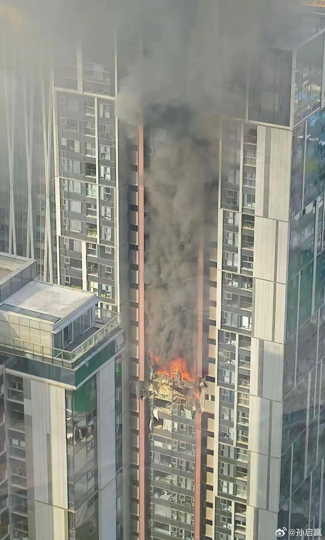 深圳火災背后的溫馨日常故事正在上演