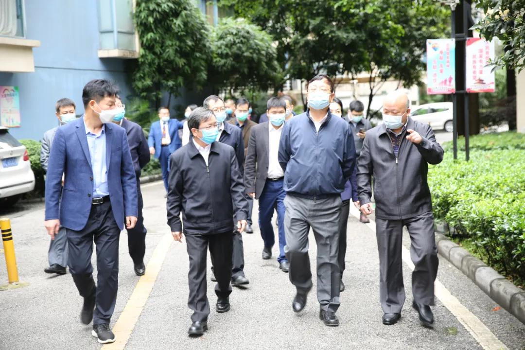 揭秘最新版物業(yè)管理?xiàng)l例與小店的共存之道