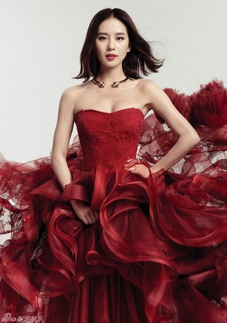 劉詩(shī)詩(shī)最新圖片，自然之旅探尋內(nèi)心平和之美