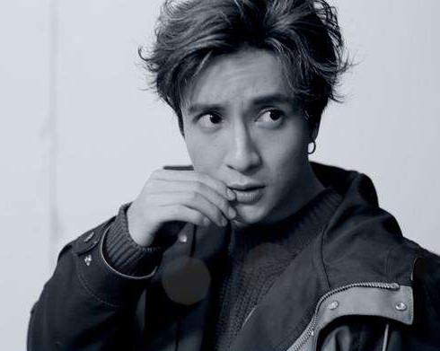 薛之謙帶字圖片最新，展現(xiàn)變化的力量與自信成長(zhǎng)的旋律